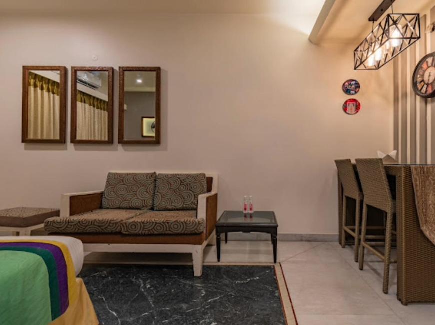 Hotel Imperial Park Sector 45 Gurgaon Exterior photo