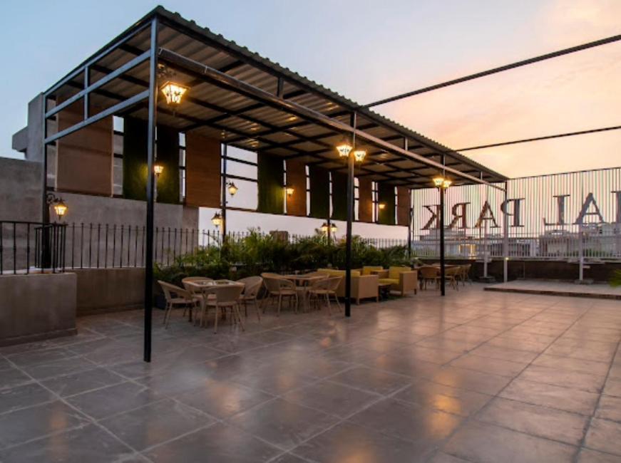 Hotel Imperial Park Sector 45 Gurgaon Exterior photo