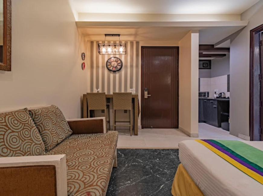Hotel Imperial Park Sector 45 Gurgaon Exterior photo
